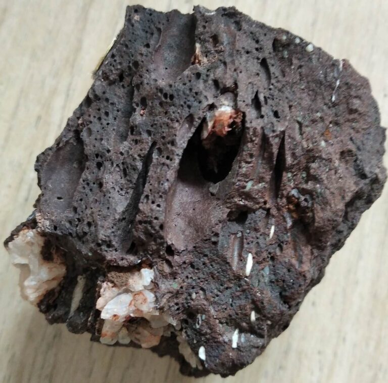 edugeologia-muzeum-melafir-trachybazlt