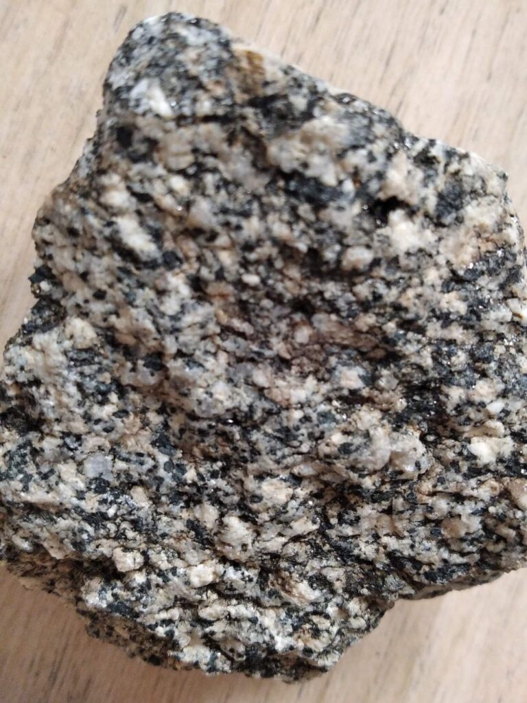 edugeologia-muzeum-sjenit-granodioryt